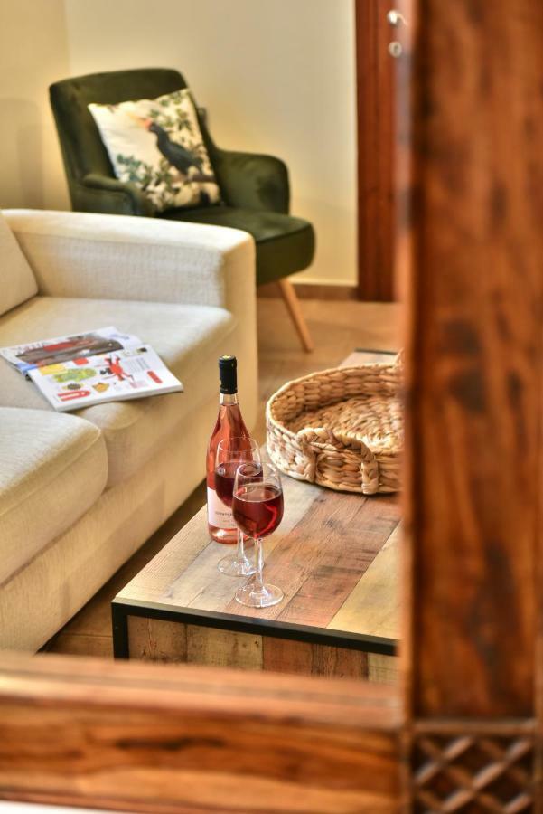 Unique luxury suites Hydra  Extérieur photo