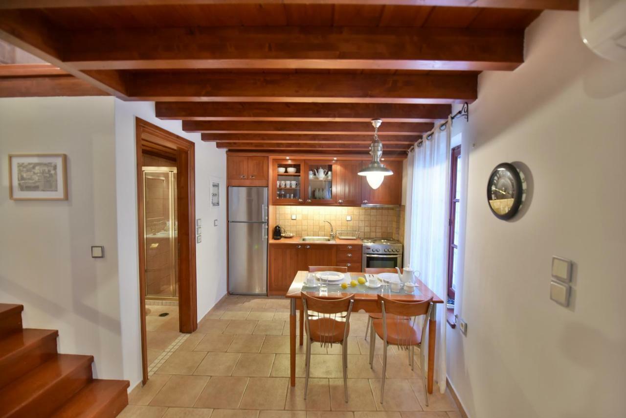 Unique luxury suites Hydra  Extérieur photo